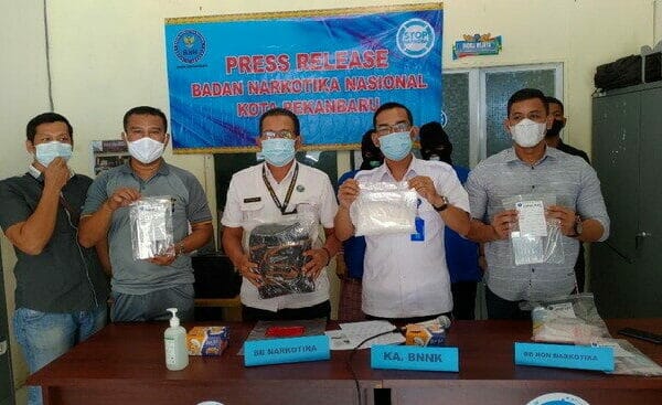 Bnn Kota Pekanbaru ringkus pengedar sabu yang dikendalikan dari lapas
