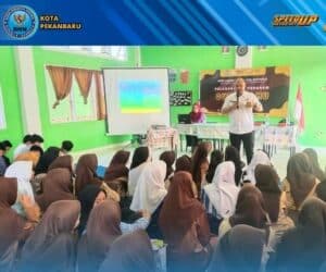 Penyuluhan bahaya Narkoba dalam program Guru Tamu di SMKS Penyuluhan bahaya Narkoba dalam program Guru Tamu di SMKS