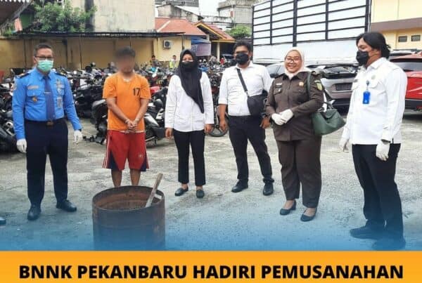 PEMUSNAHAN BARANG BUKTI DI POLRESTA PEKANBARU PEMUSNAHAN BARANG BUKTI DI POLRESTA PEKANBARU